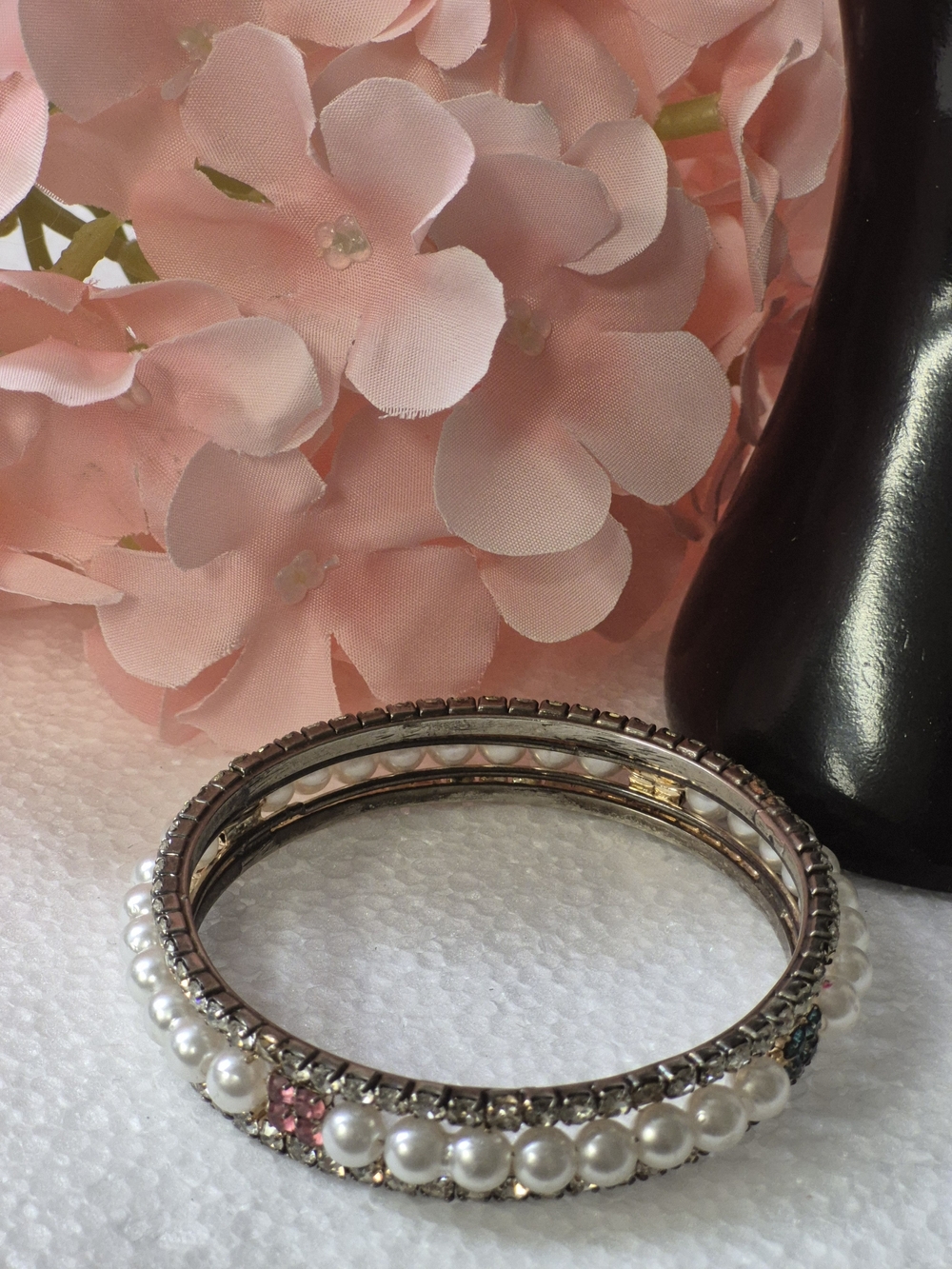 Pearl Rhinestone Statement Bracelet in White & Gold Like New